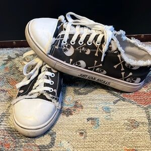 Just Love Skulls Sneakers